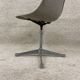 Chaise Eames fibre de verre grise Herman Miller