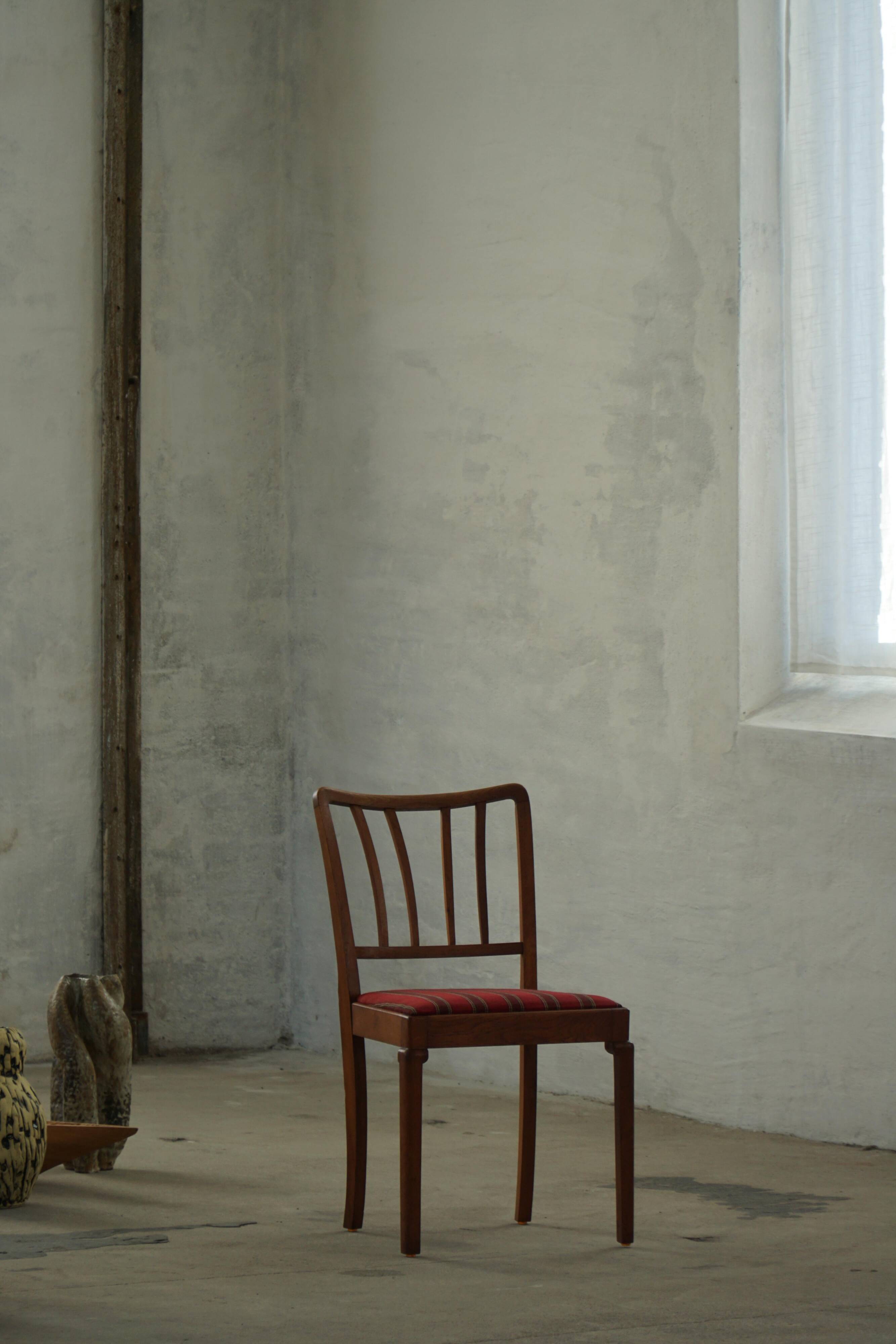 Set of 6 modern classic Danish dining chairs, oak with upholstered seats, 1950s.