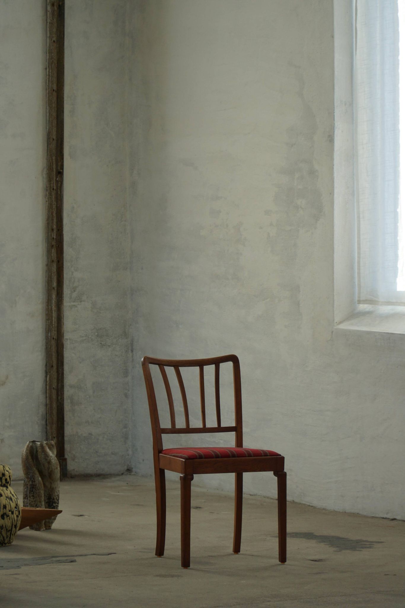 Set of 6 modern classic Danish dining chairs, oak with upholstered seats, 1950s.