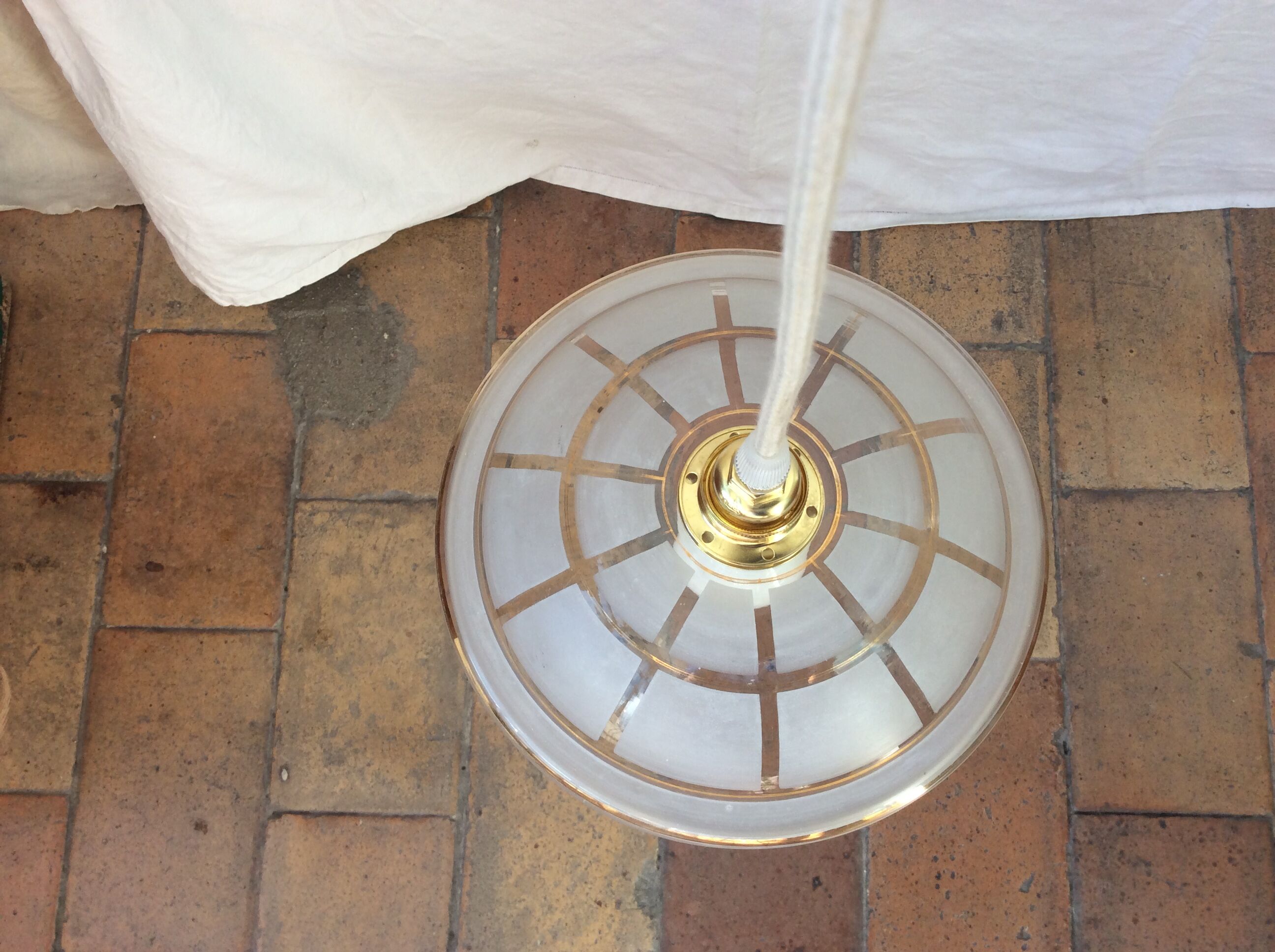 Vintage opaline suspension duo