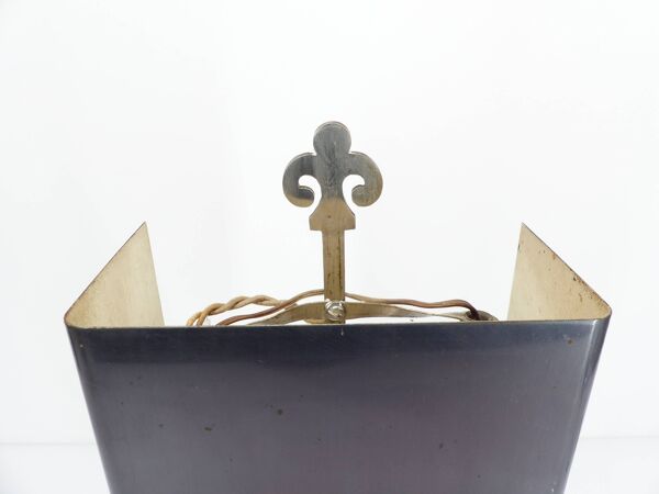 Lampe de table néoclassique en métal brossé, dans le goût Maison Charles