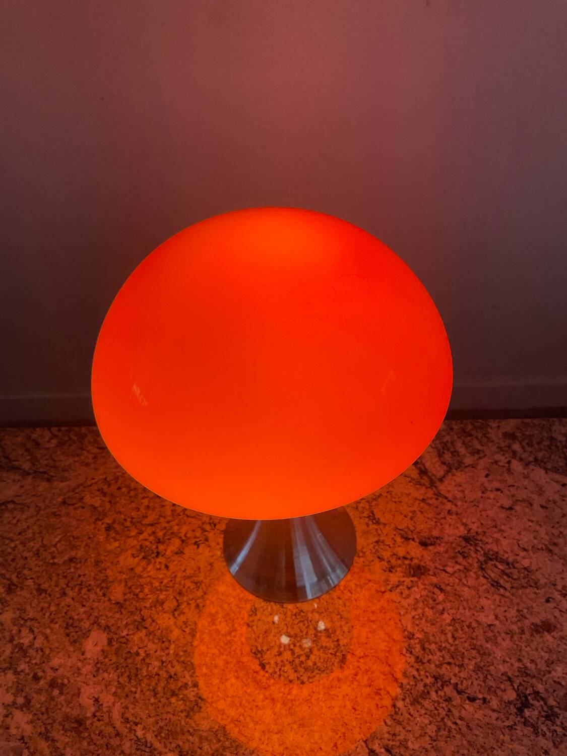 Lampe champignon vintage en opaline et métal