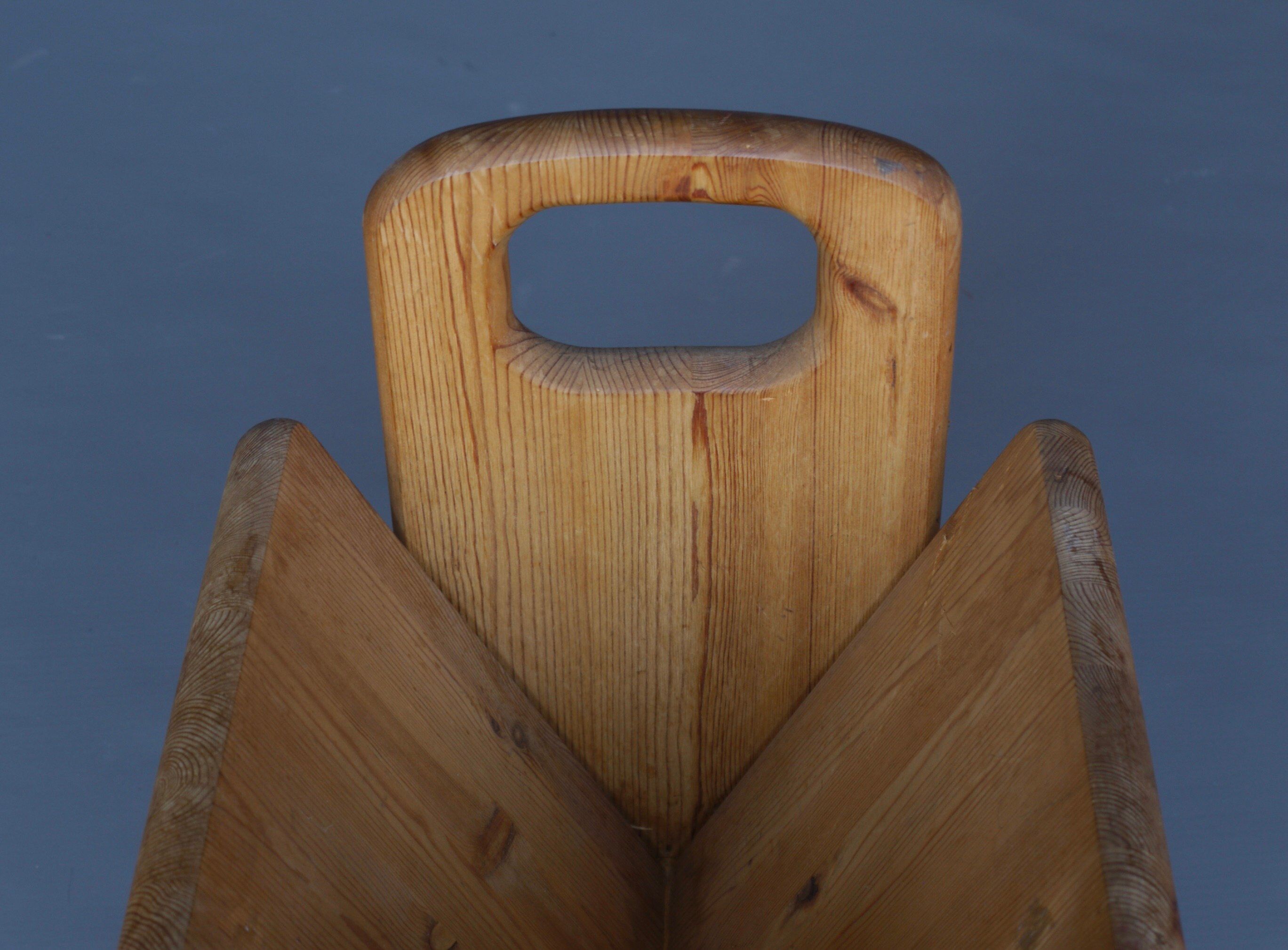 Vintage pine magazine stand, 1970s