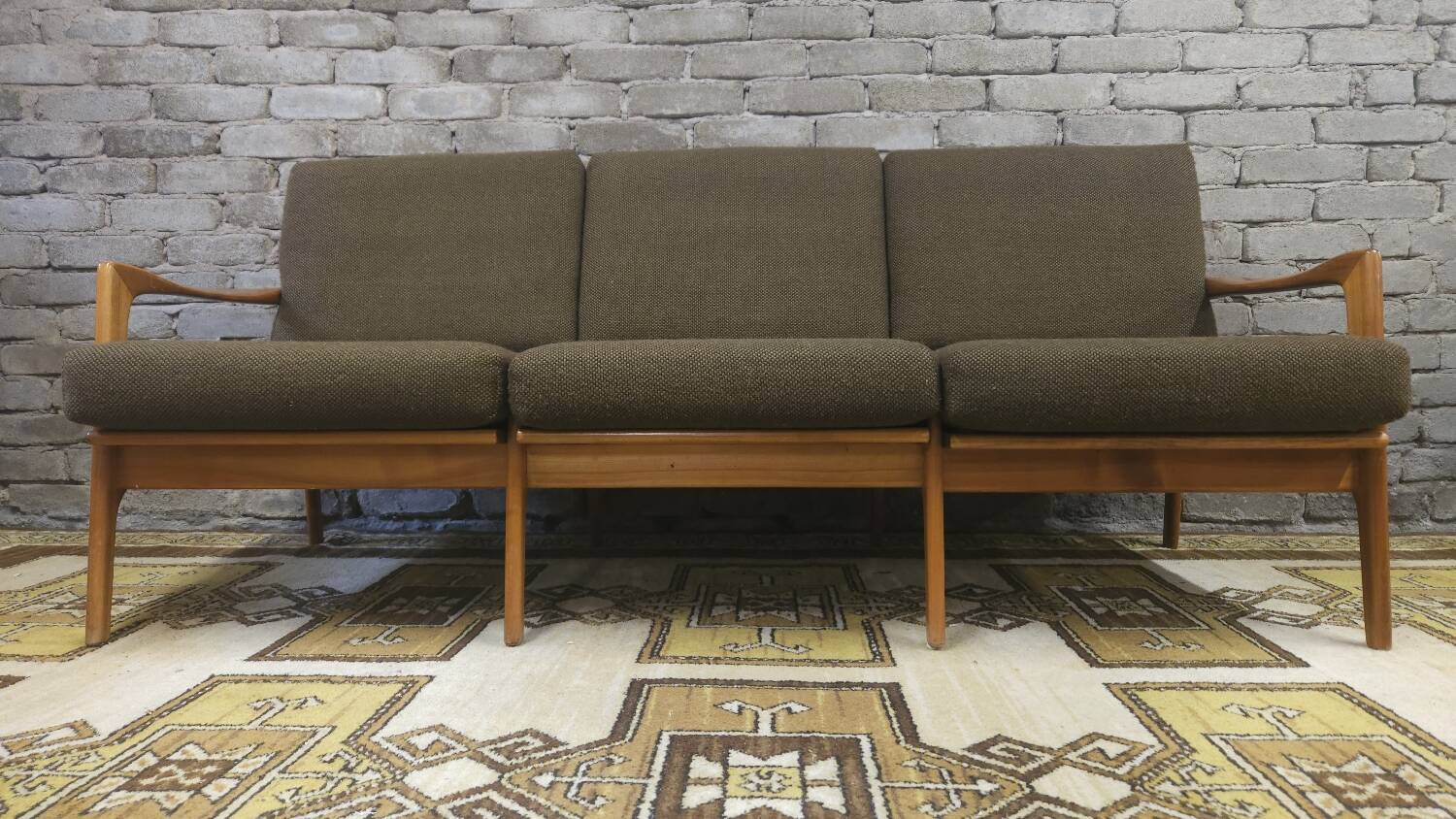 Canapé scandinave 3 places année 1960