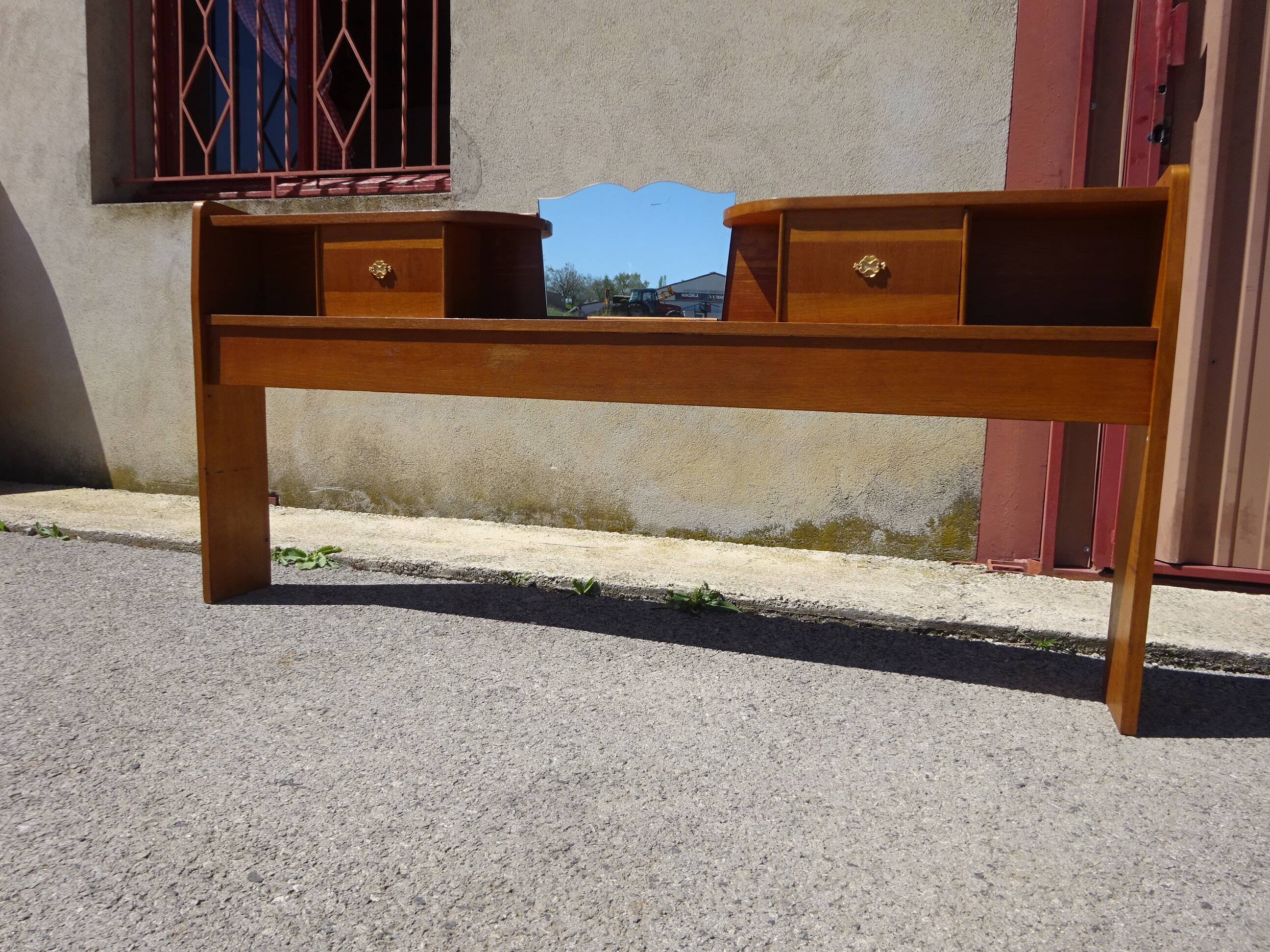 Old cosy and Art Deco headboard