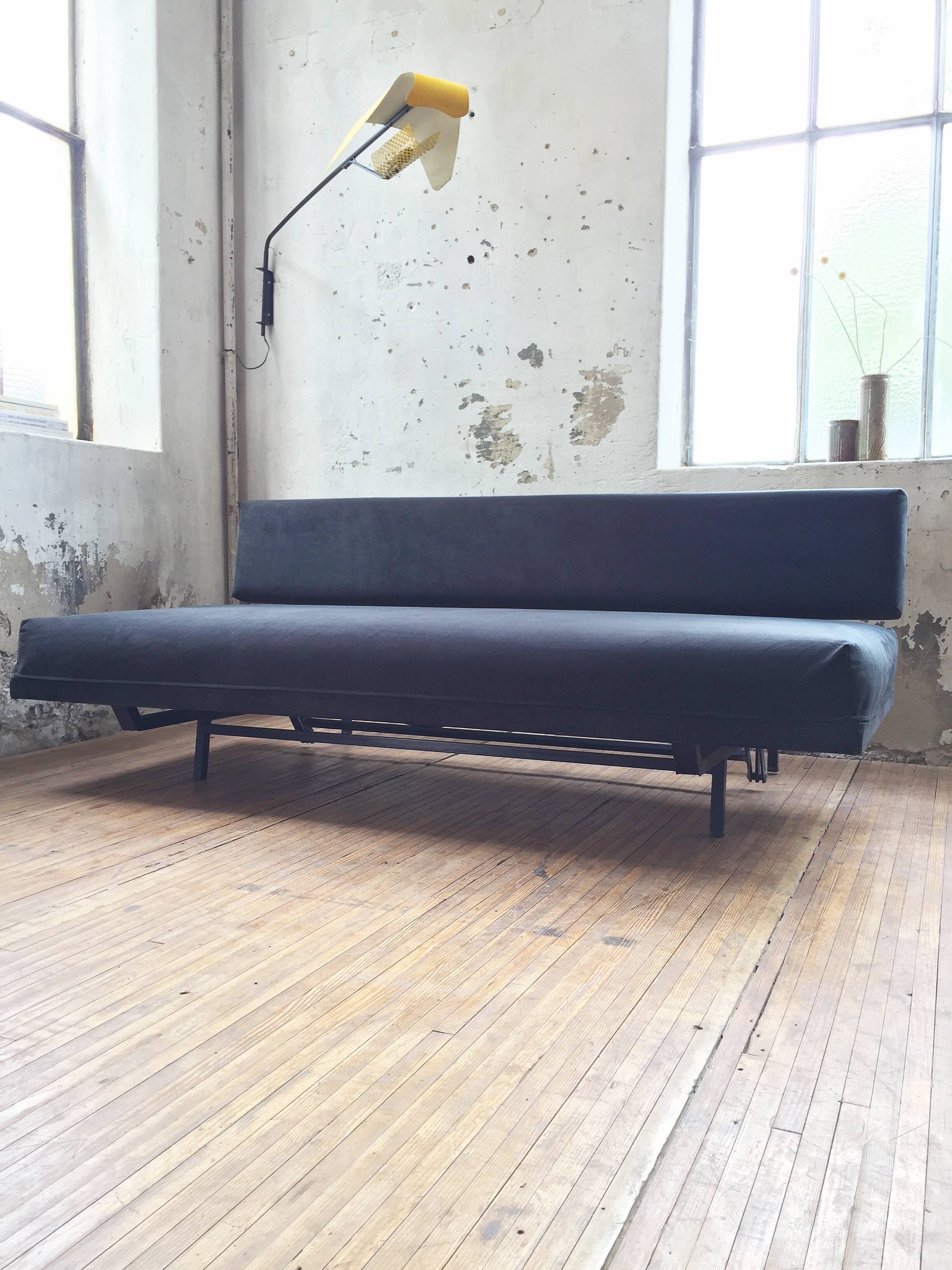 André Simard bench sofa for Airborne