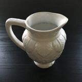 White slurry pitcher