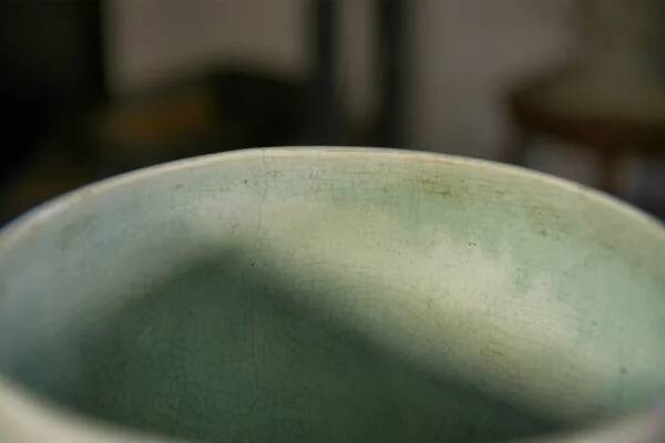 Cache-pot céramique polychrome art nouveau numéroté début XXème