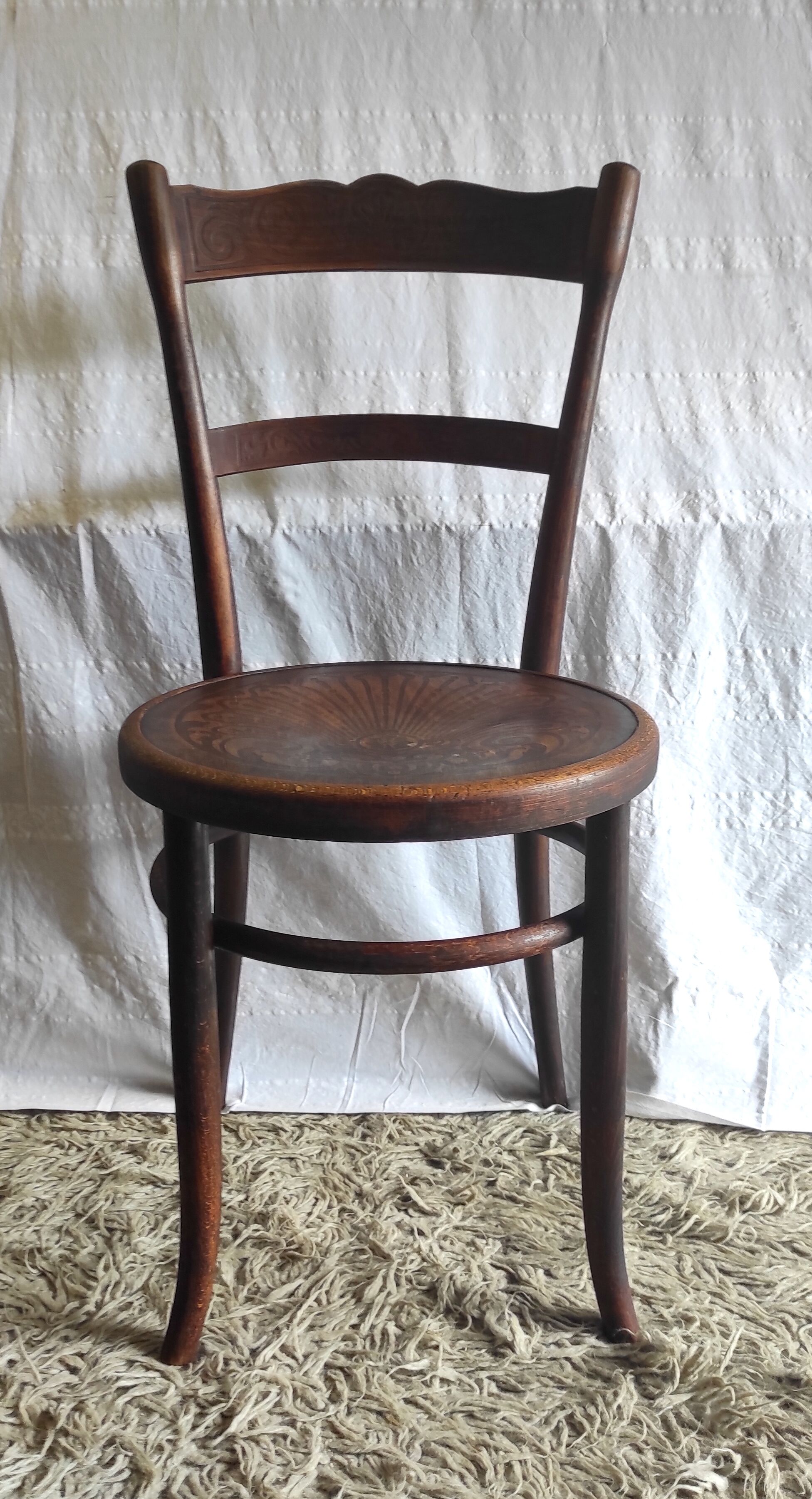 Bistro chair by Fischel in curved wood – early twentieth century