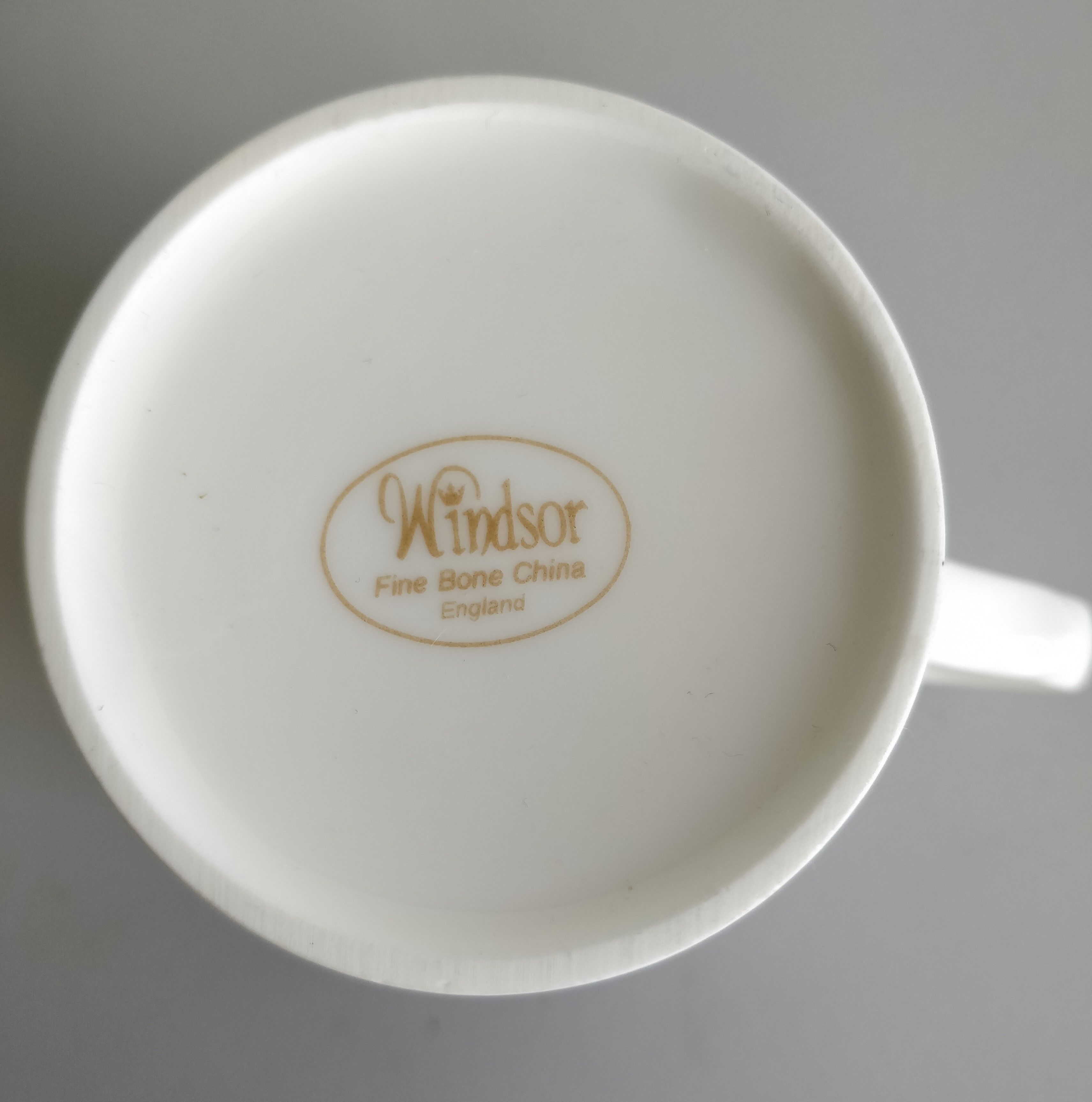 Mug in fine english porcelain windsor- very good condition.