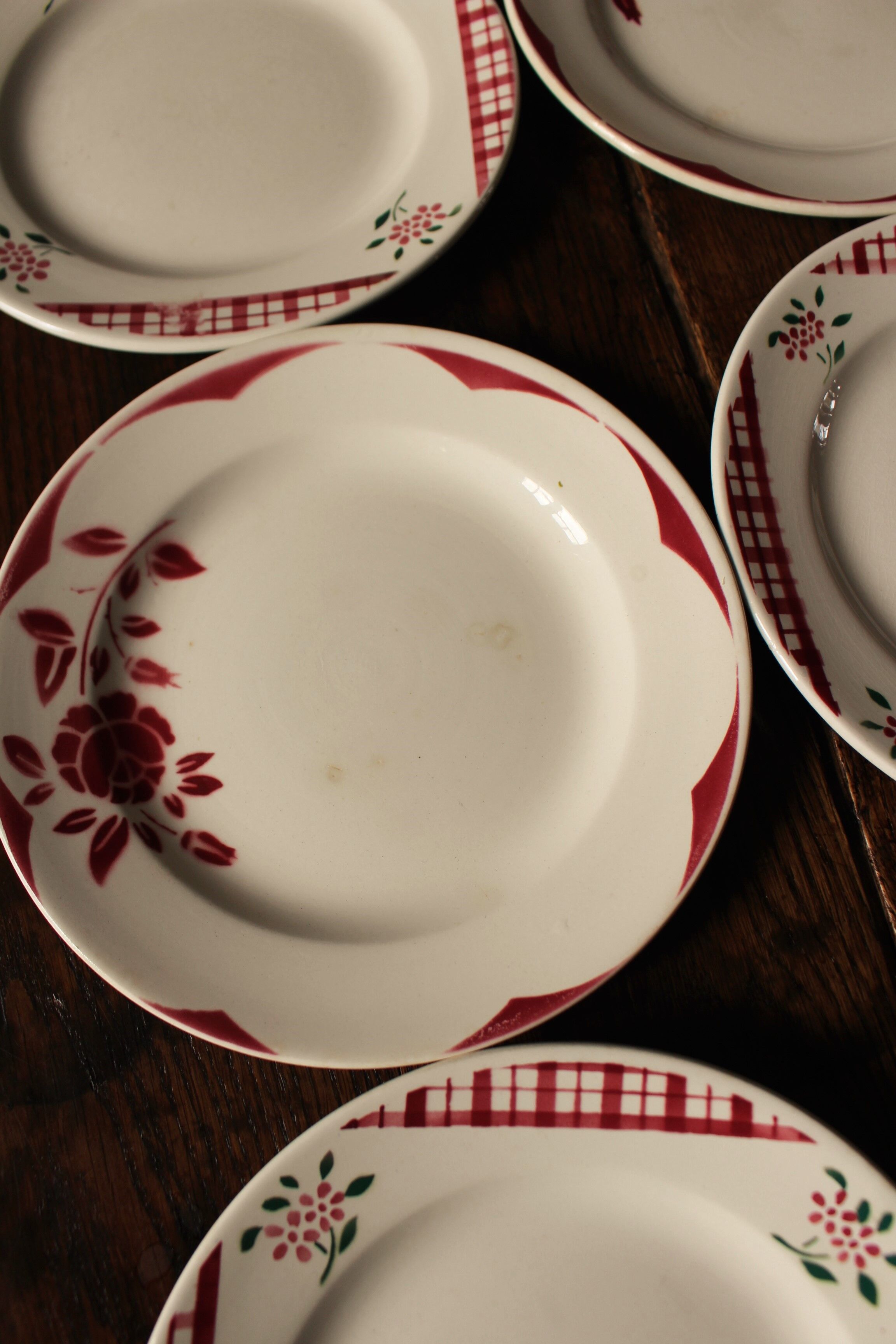 Lot 6 small mismatched plates Niger Corsica red Digoin Sarreguemines