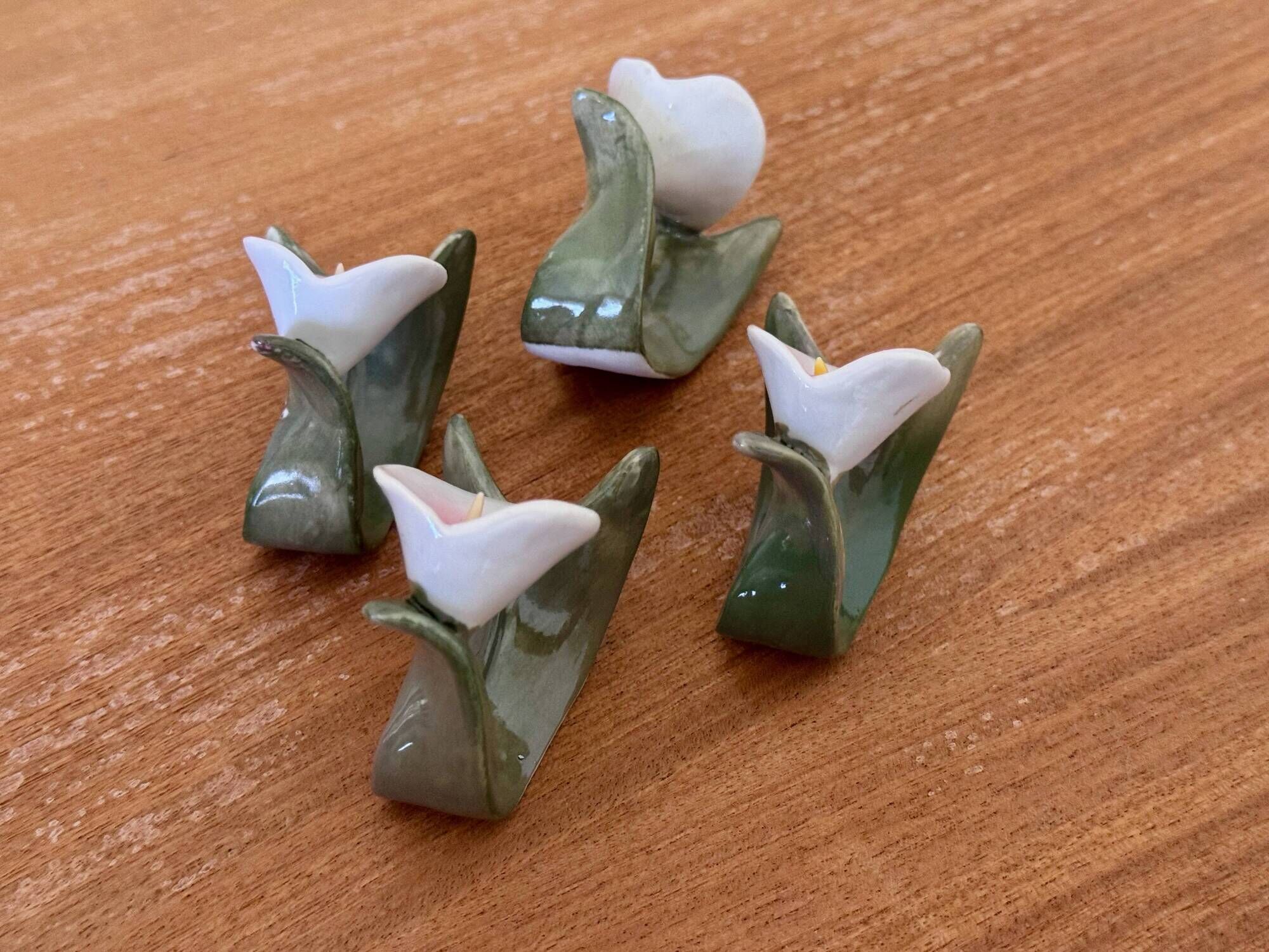 white arum knife rest