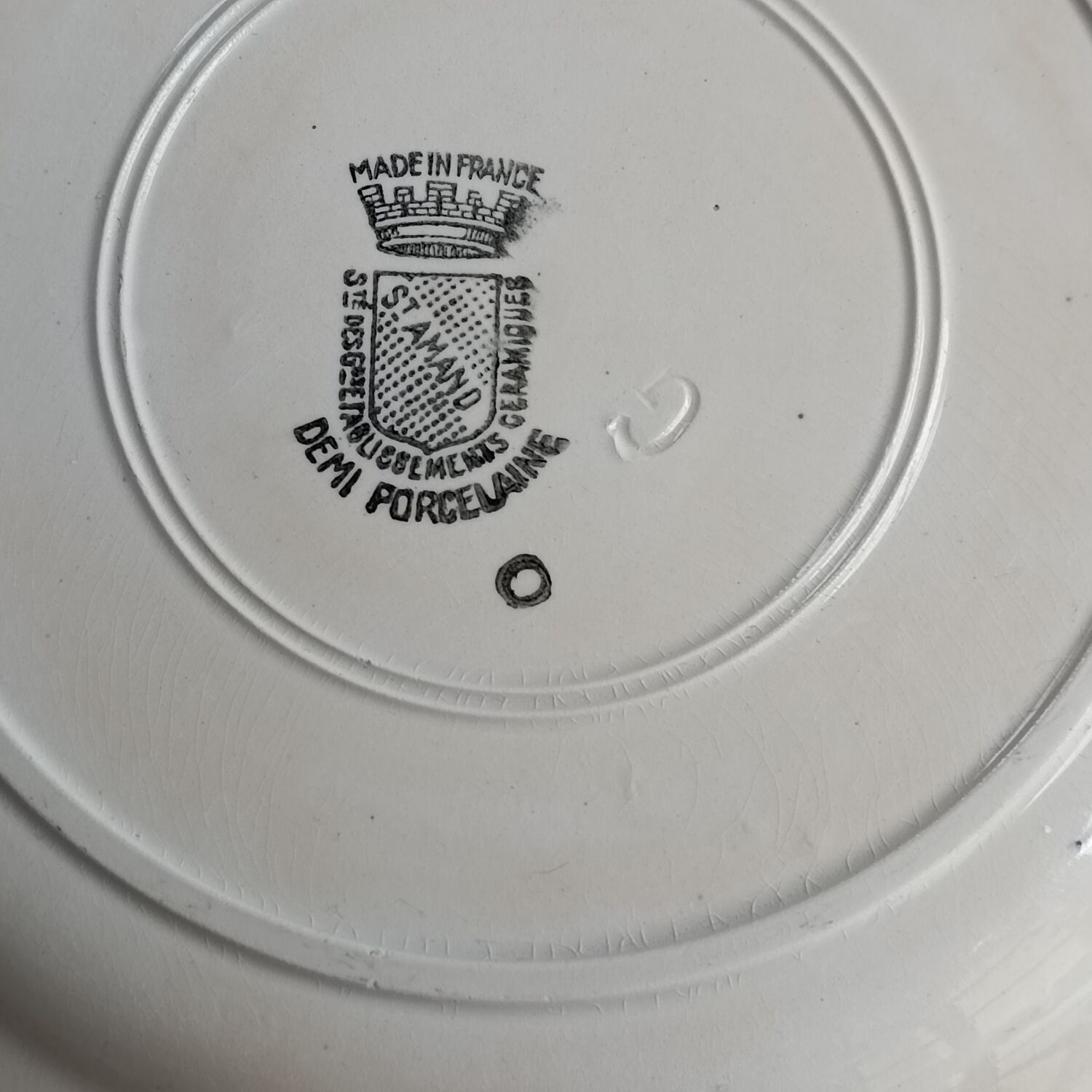 Set of 2 mismatched plates Lunéville and Saint Amand
