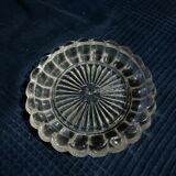 Cendrier en verre pressé moule ancien vintage signée SV