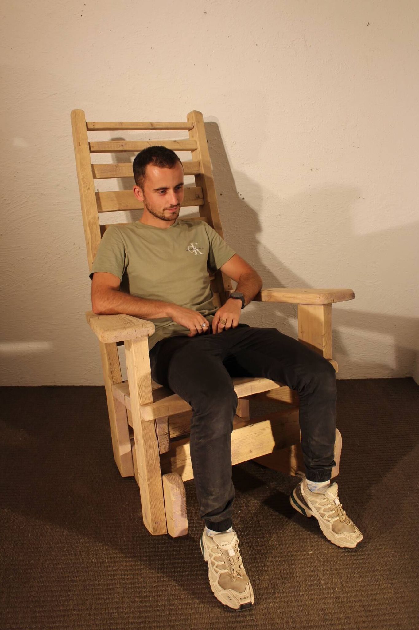 Rocking chair in fir
