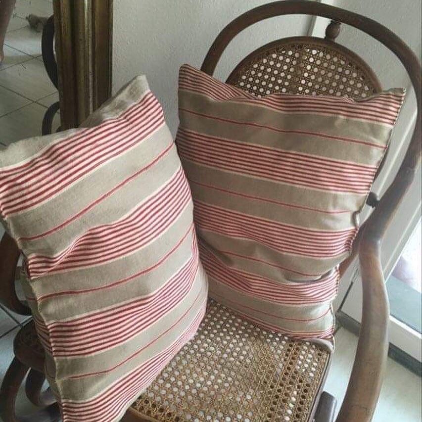 2 coussins toile ancienne bayadère