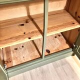 Wooden chest of drawers