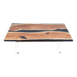 Table basse en bois et résine noire