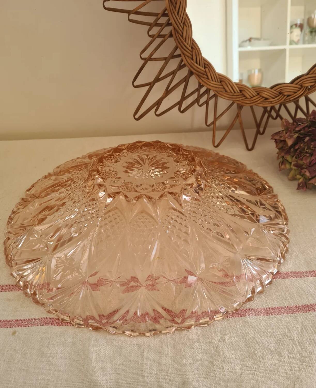 XL fruit basket pink glass