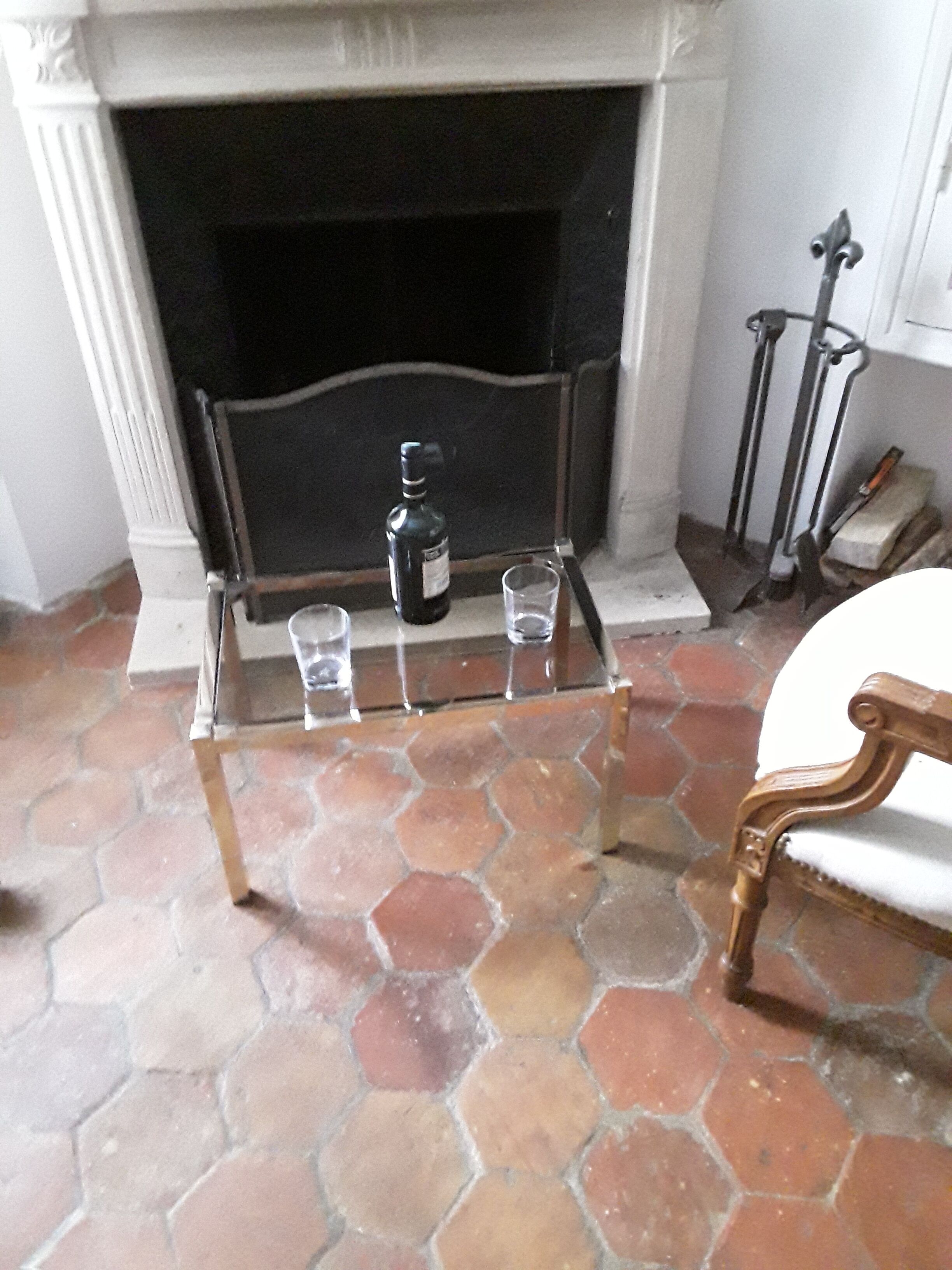 table basse verre et metal