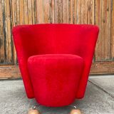Fauteuil rouge du milieu du siècle