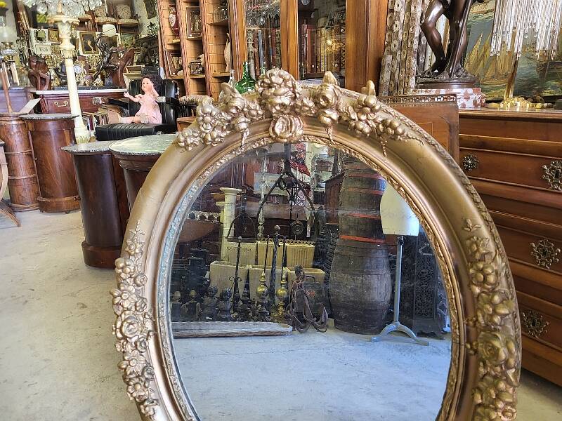 Oval gilt medallion mirror no. 54