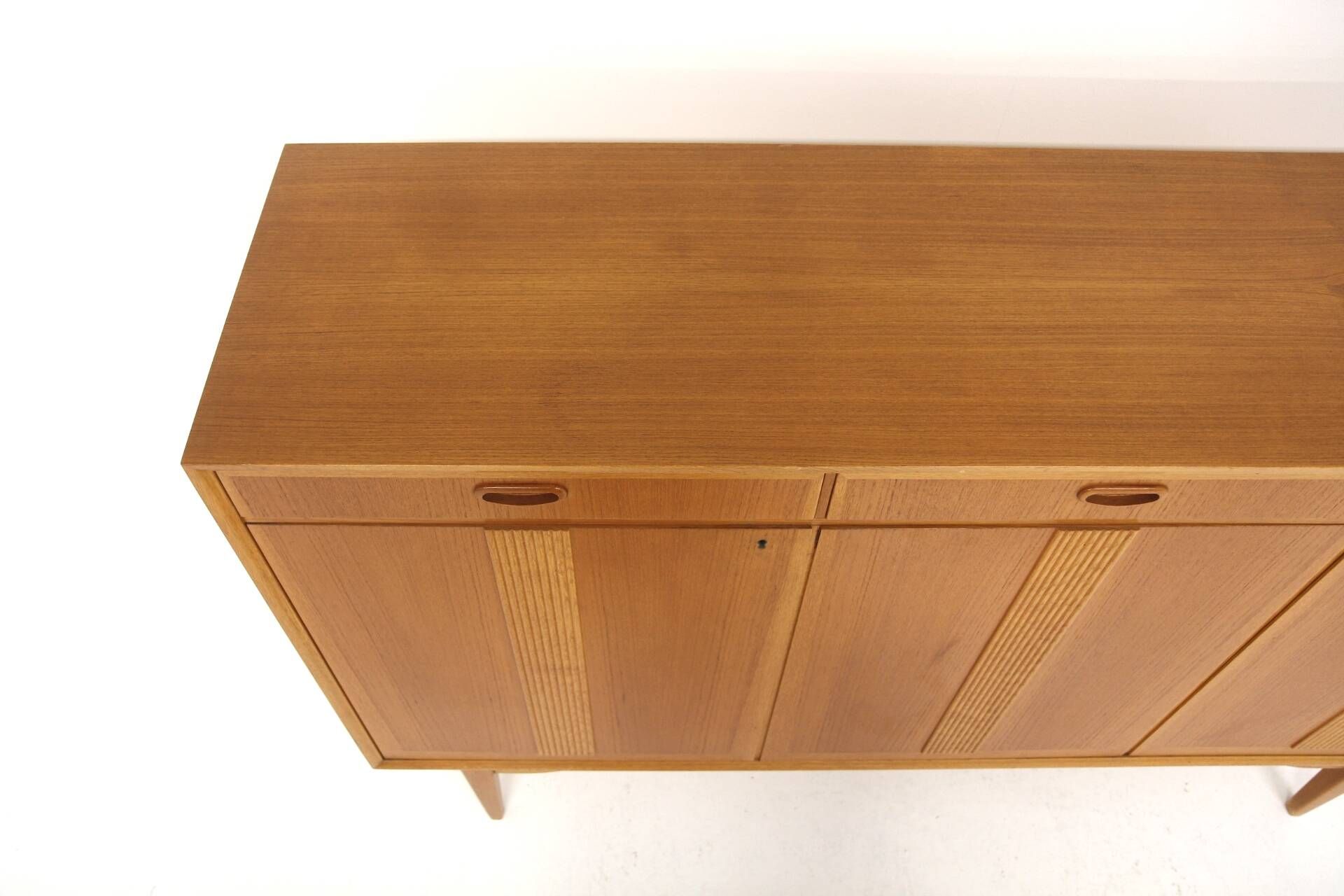 Scandinavian teak and oak sideboard, Möbelfabrik Örnen, Rydaholm, Sweden, 1960