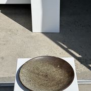 Plat en céramique vert indonésien D:26,5