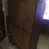 Double curtained file with keys