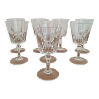 Crystal wine glasses of arques