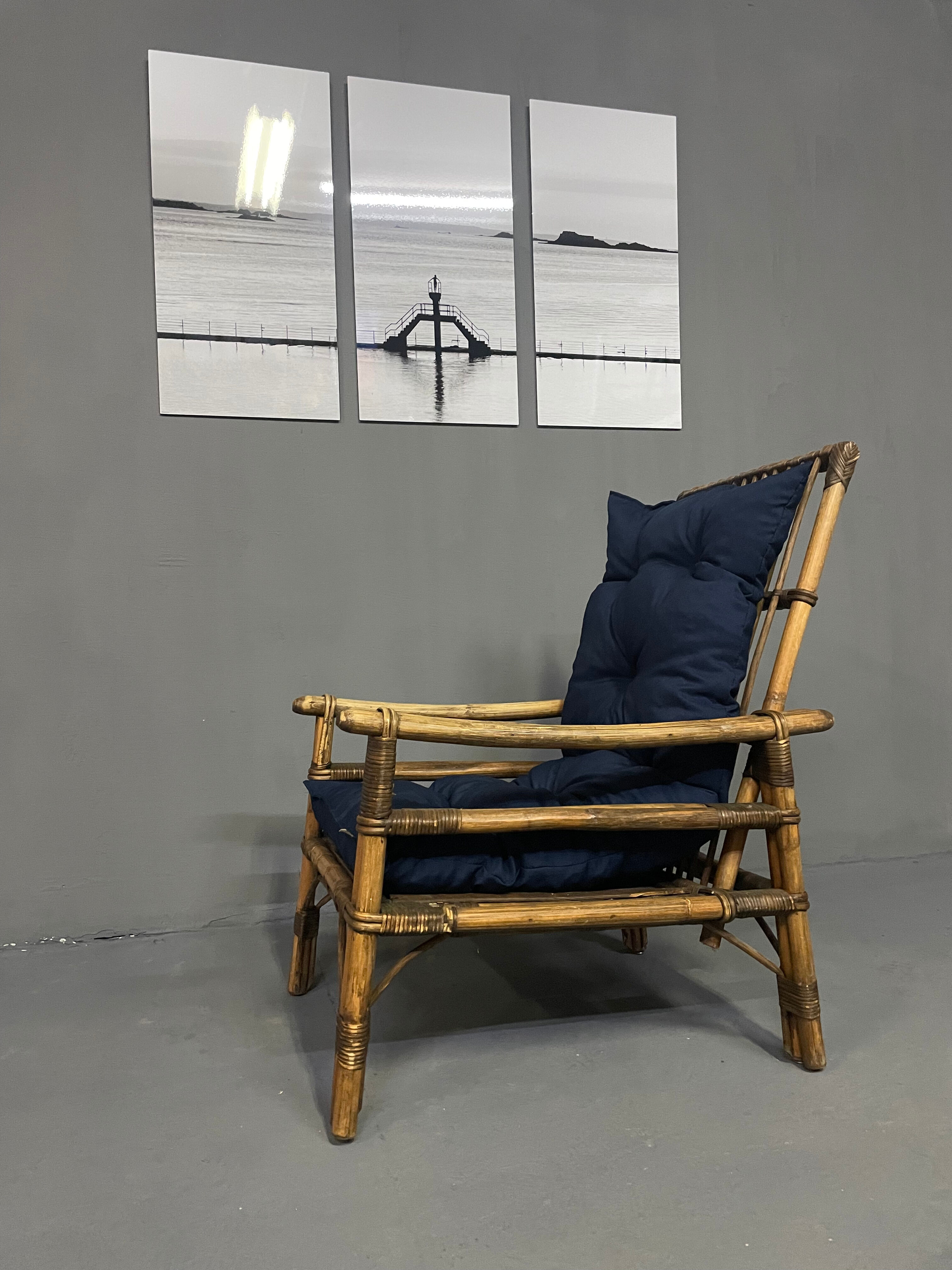 Fauteuil en rotin et son assise neuve extérieure