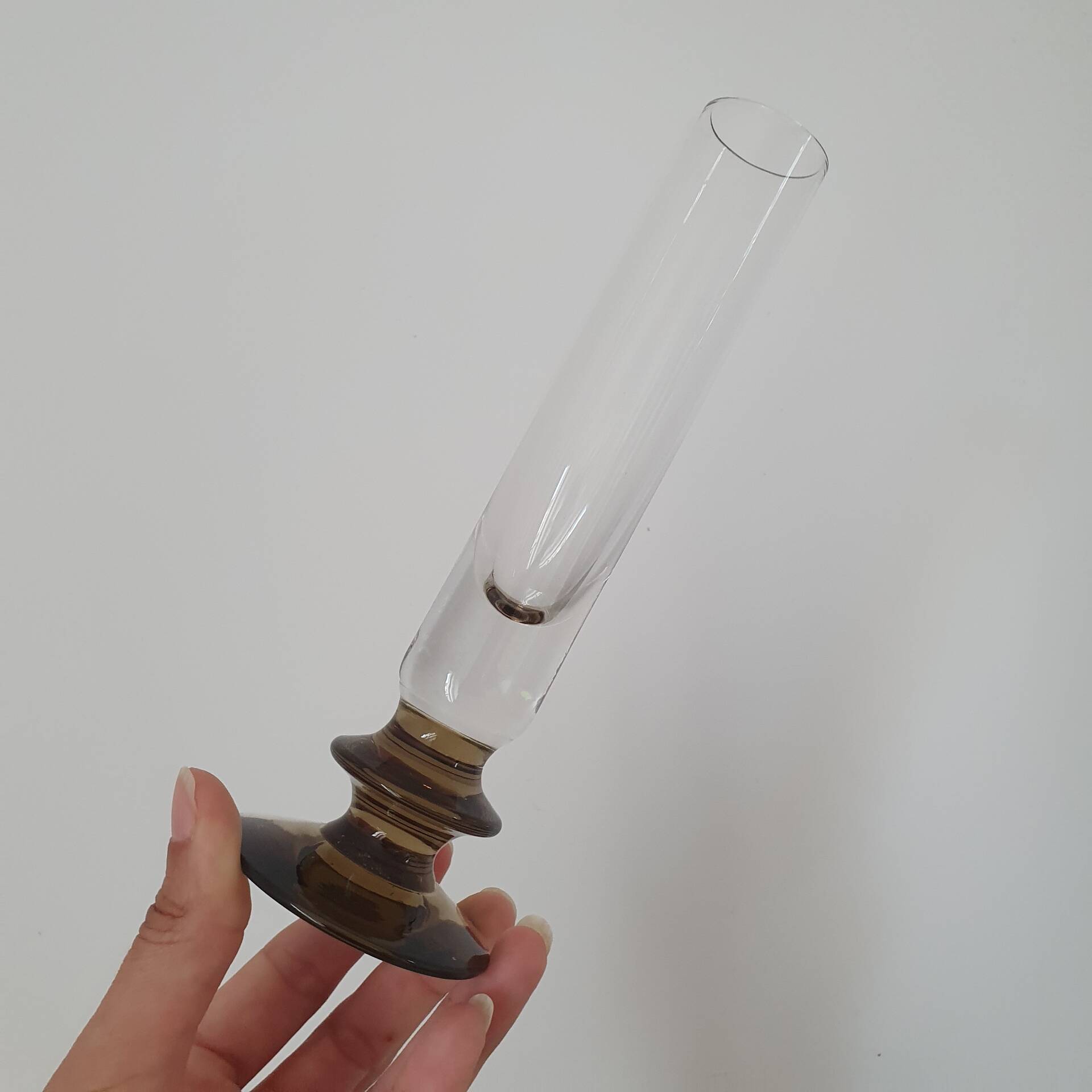 Soliflore en verre et pied marron fumé