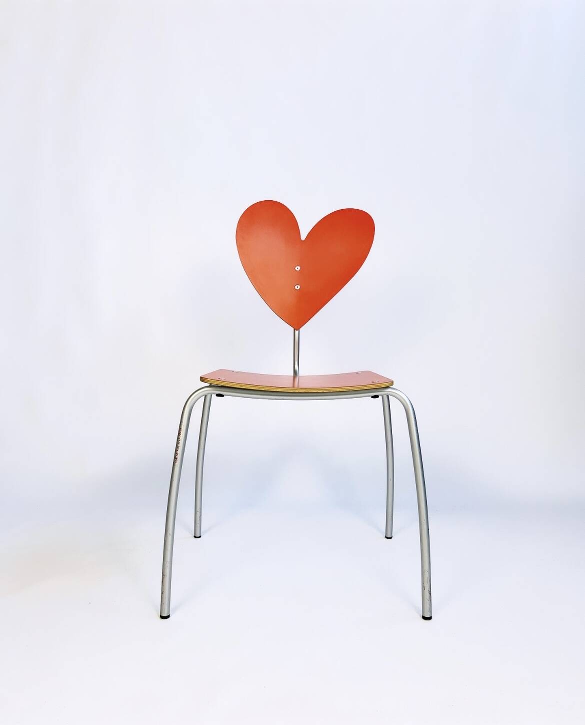 Chaise Heart conçue par Agatha Ruiz de la Prada