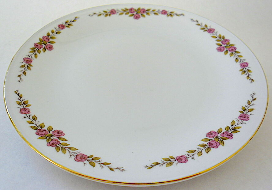 Bavarian porcelain dessert service with floral decoration. Around 1960.