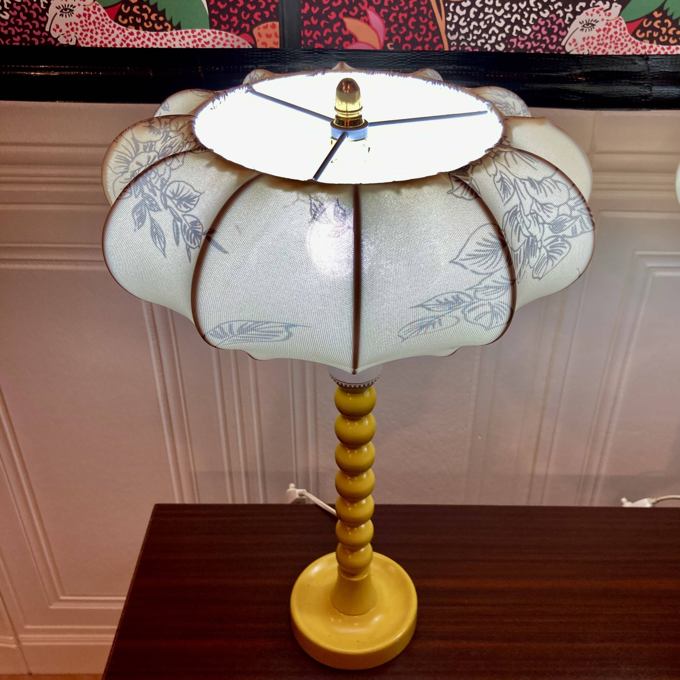 Paire de grandes lampes design 1960.