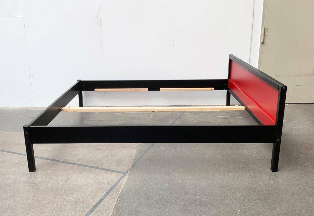 Double bed postmodern German vintage profile system by Elmar Flötotto for Flötotto.