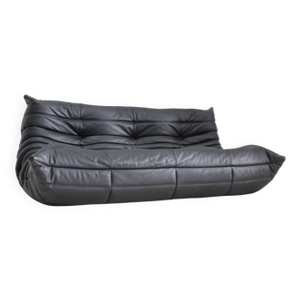 Canapé Togo Ligne Roset 3 places en cuir noir par Michel Ducaroy pour Ligne Roset