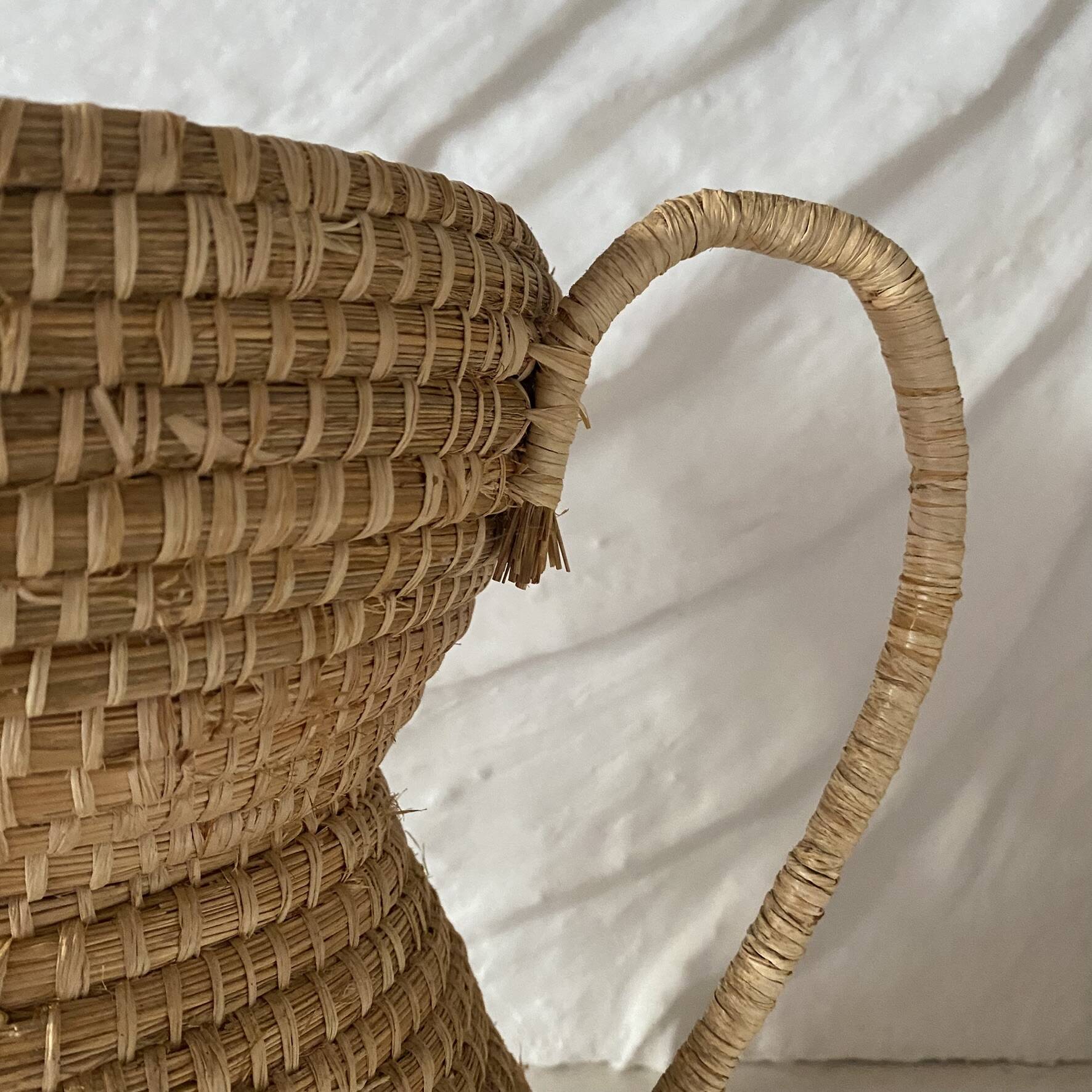 Straw amphora in Burgundy style 35 cm, French wickerwork.