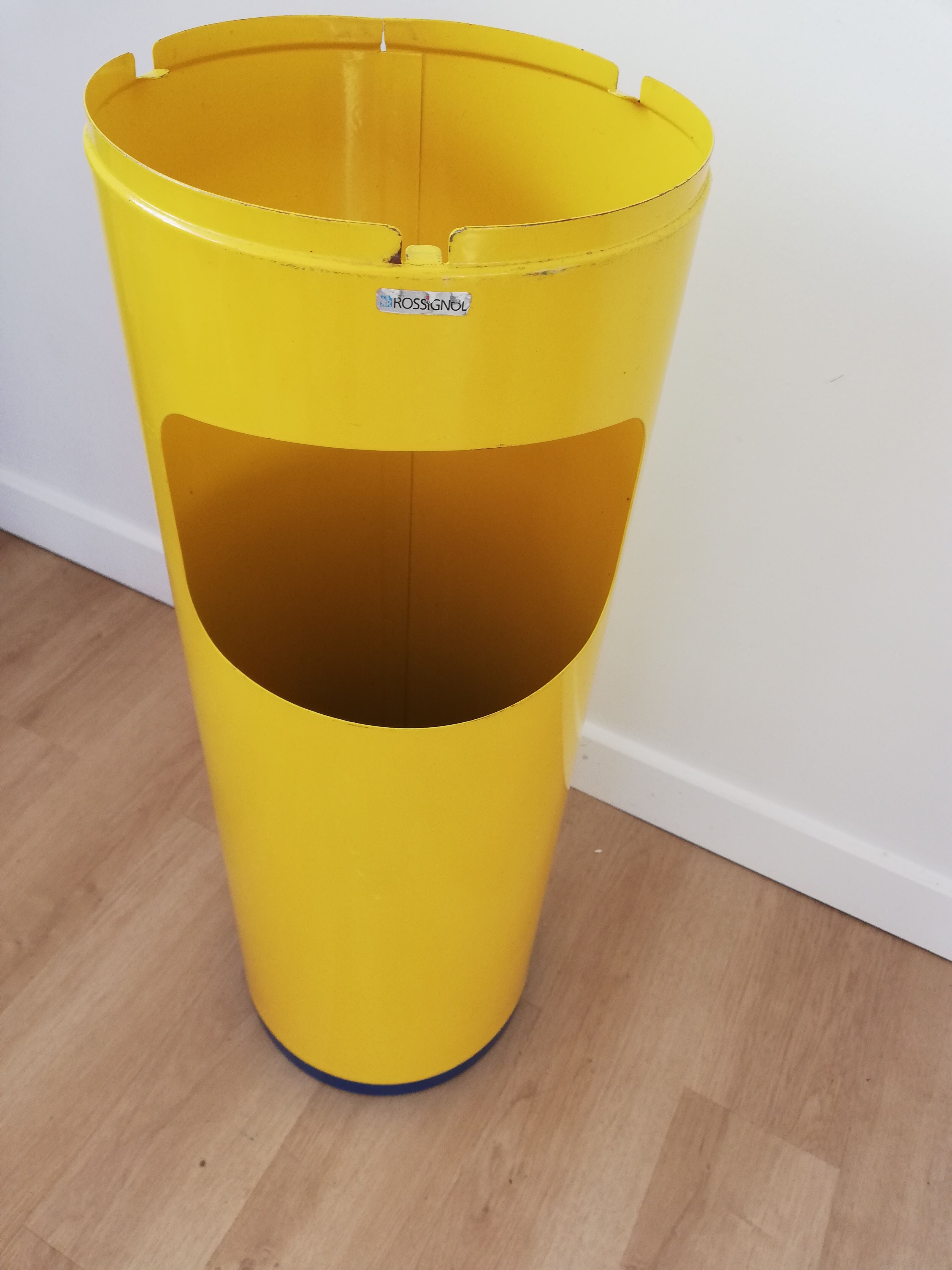 Industrial umbrella holder La Poste