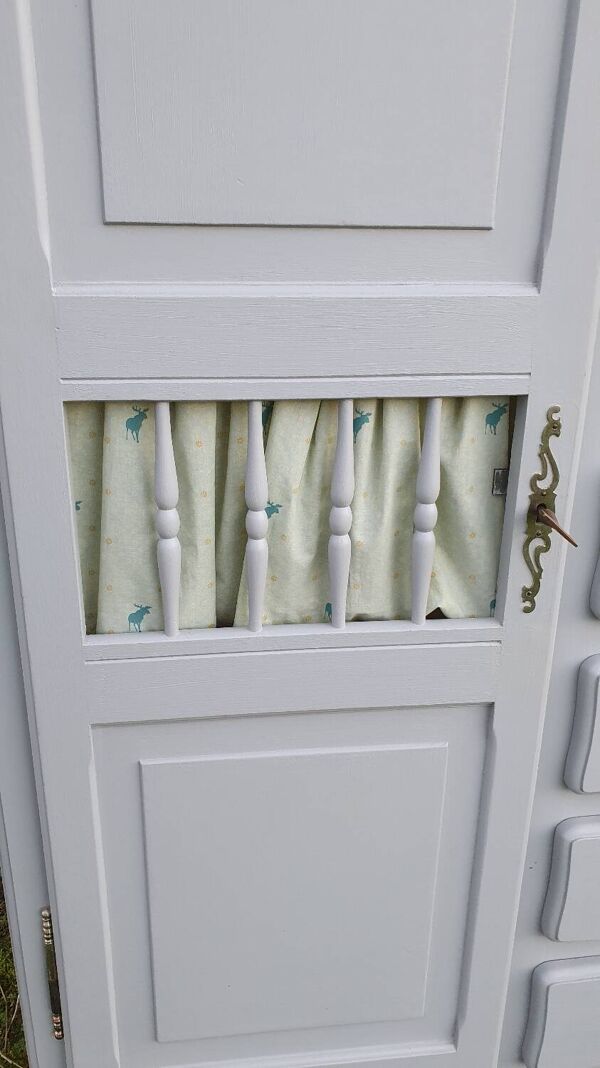 Armoire Asymétrique 50s - Style Rétro Chic - Gris Galet