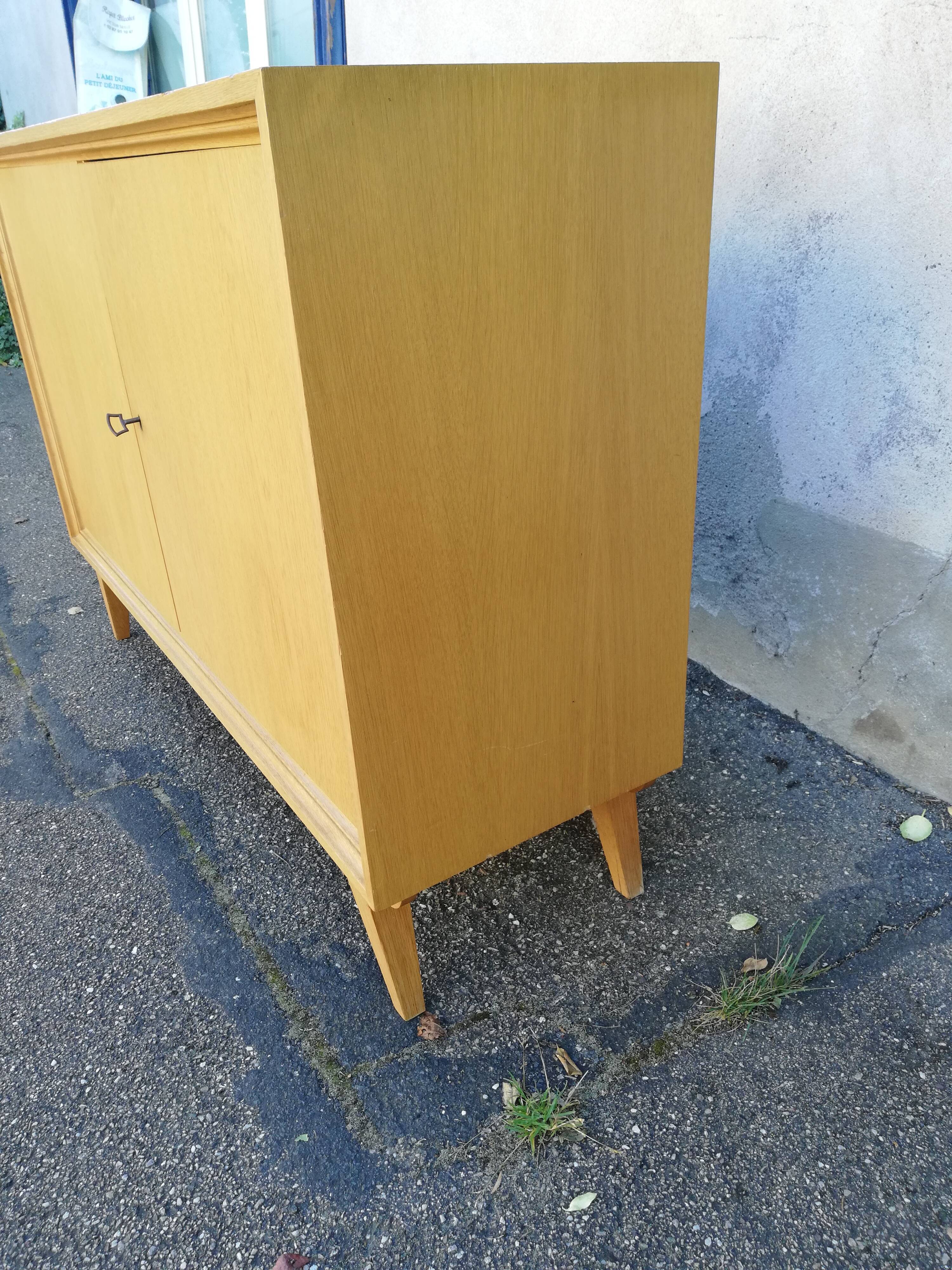 Vintage buffet 2 doors feet compass