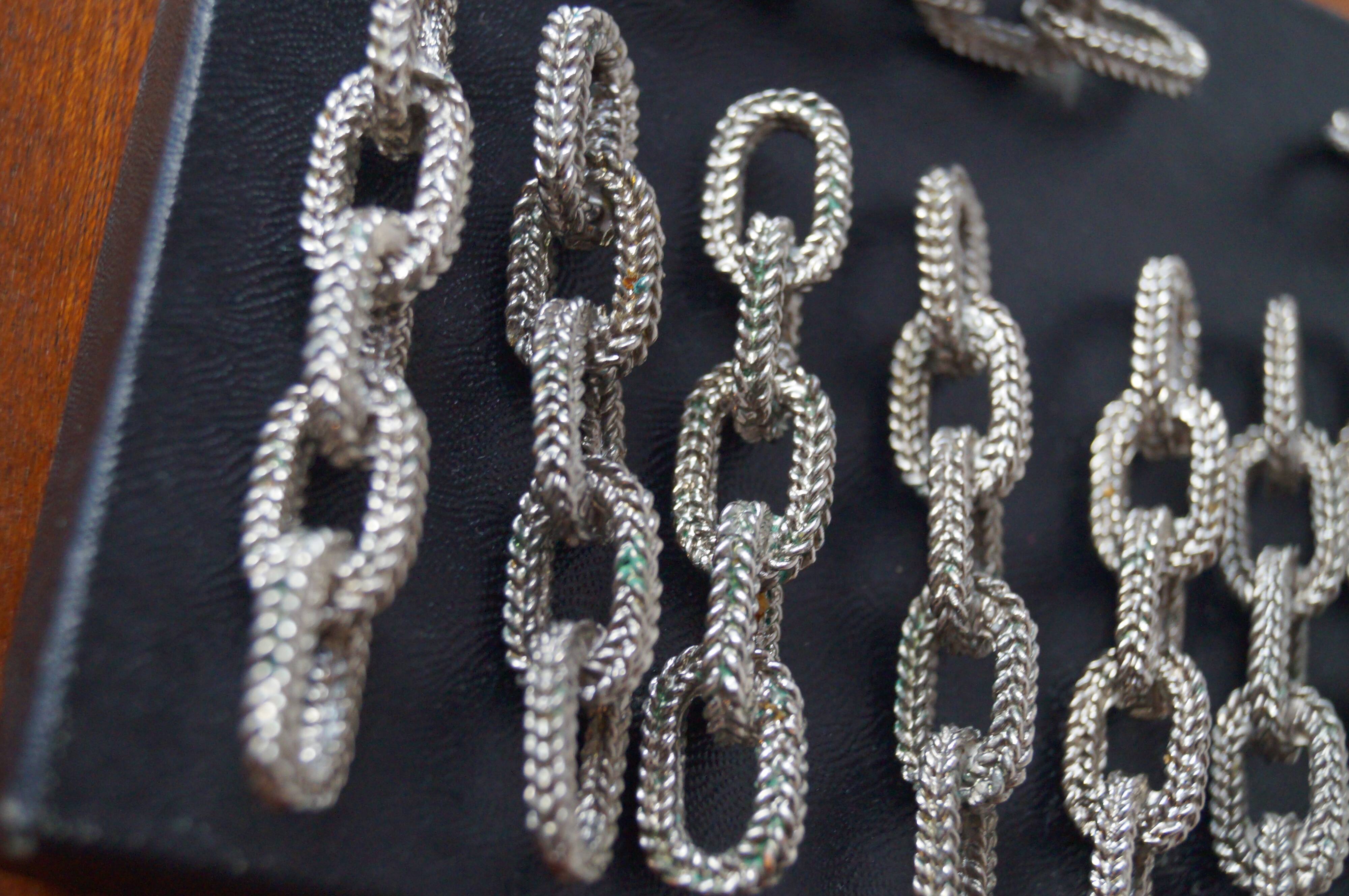 Knife holder chain style 1950
