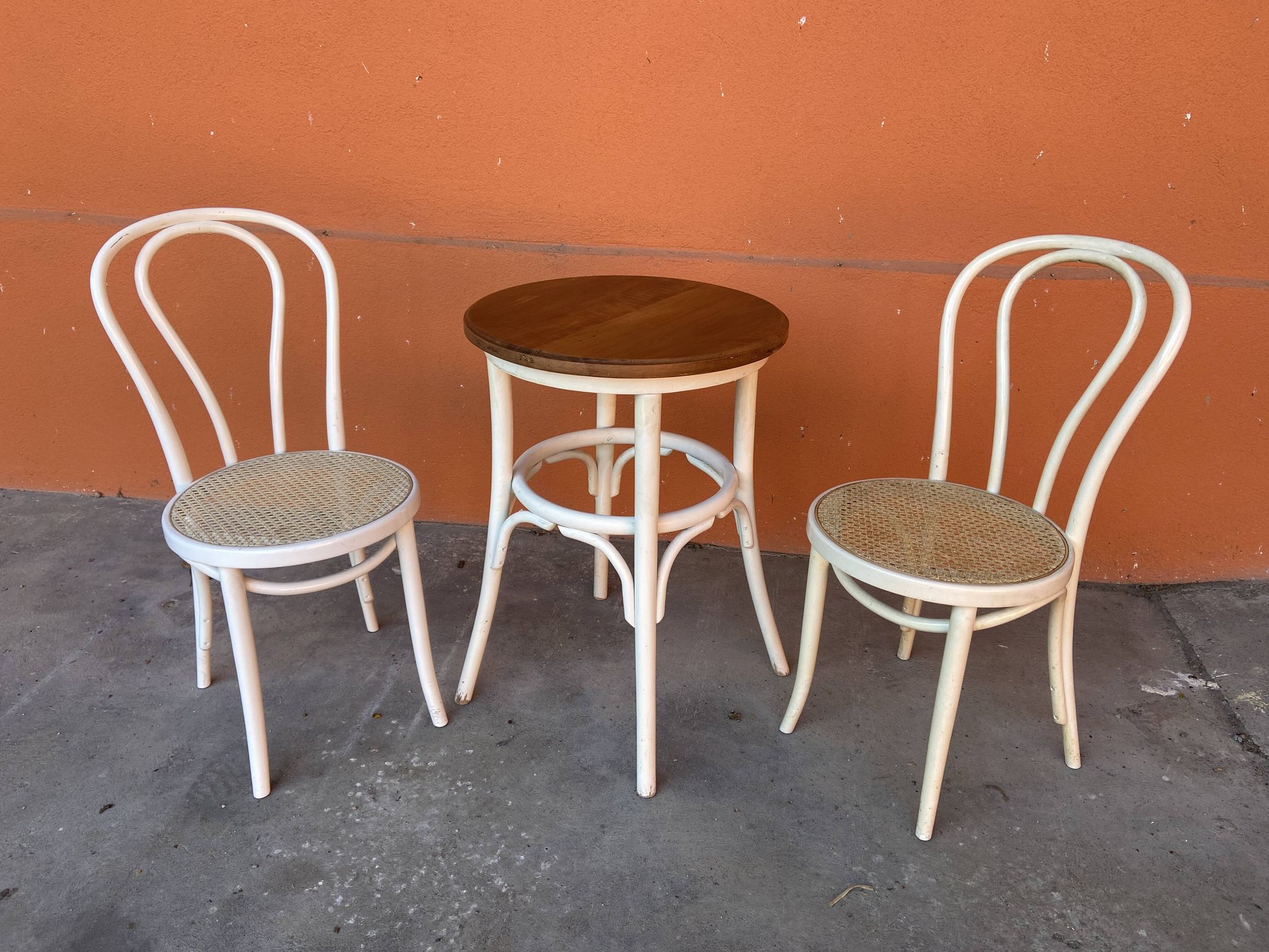 Guéridon table de café en bois courbé 80s shabby chic