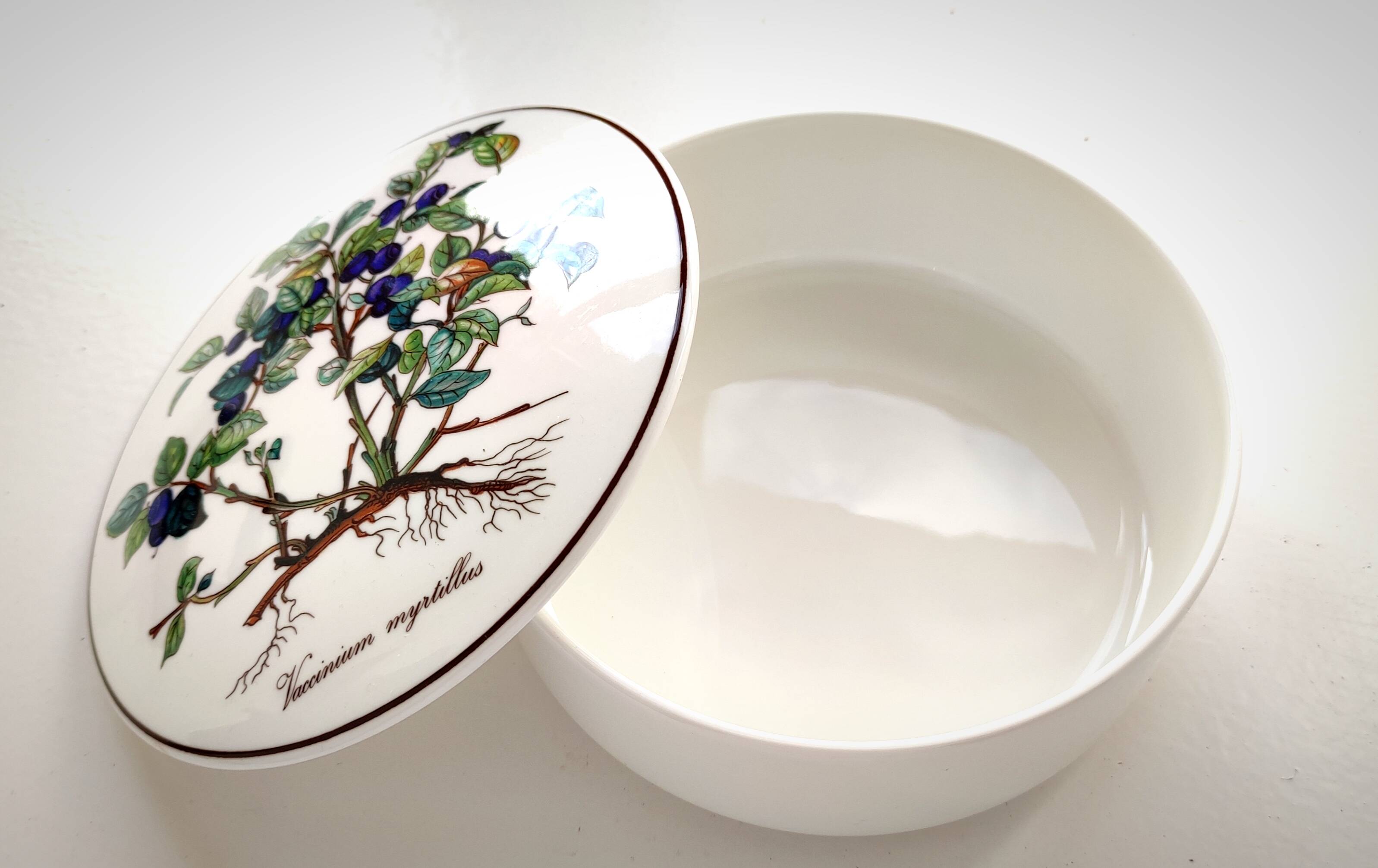 Villeroy & Boch porcelain candy dish