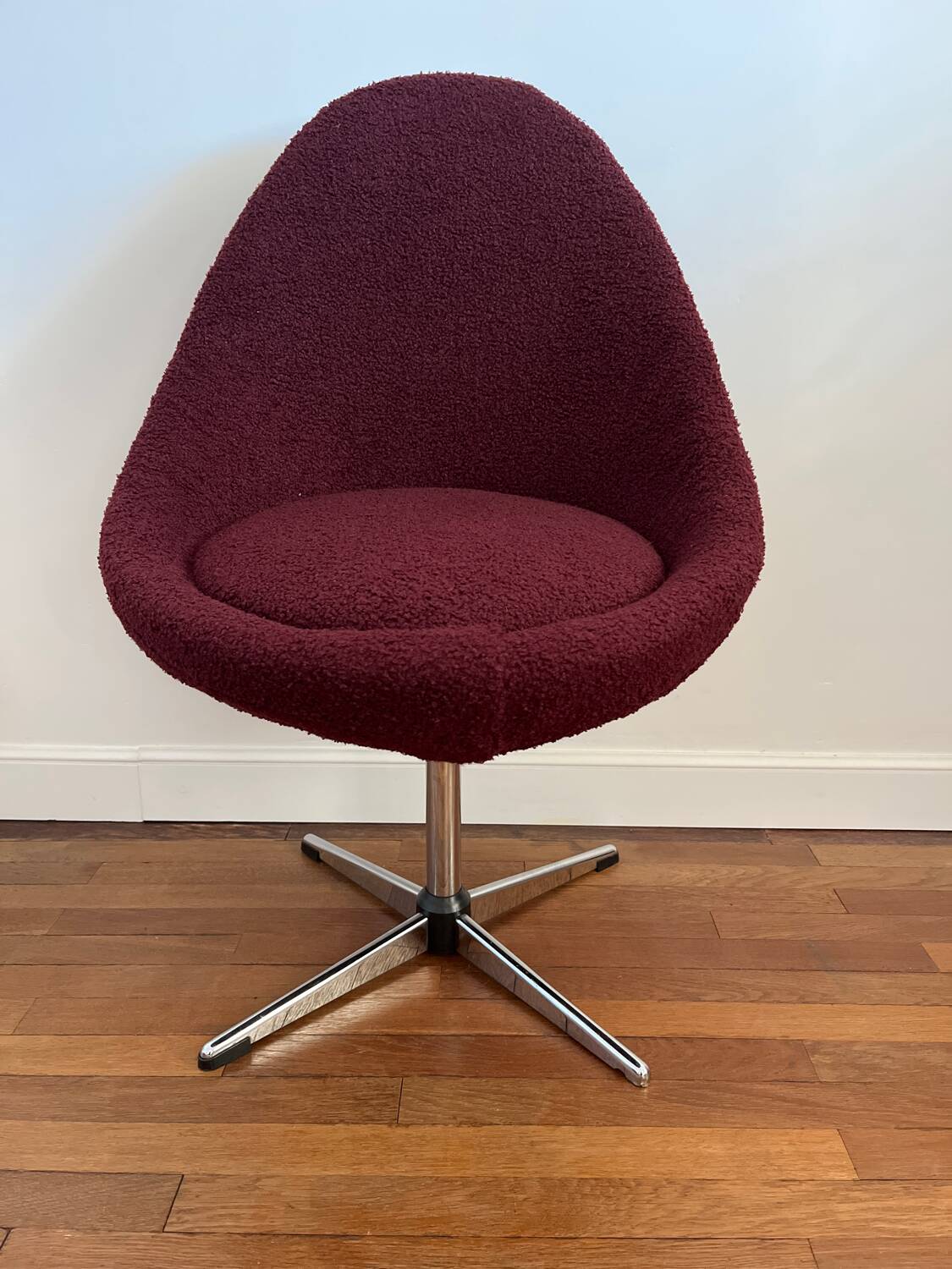 Fauteuil œuf vintage prune