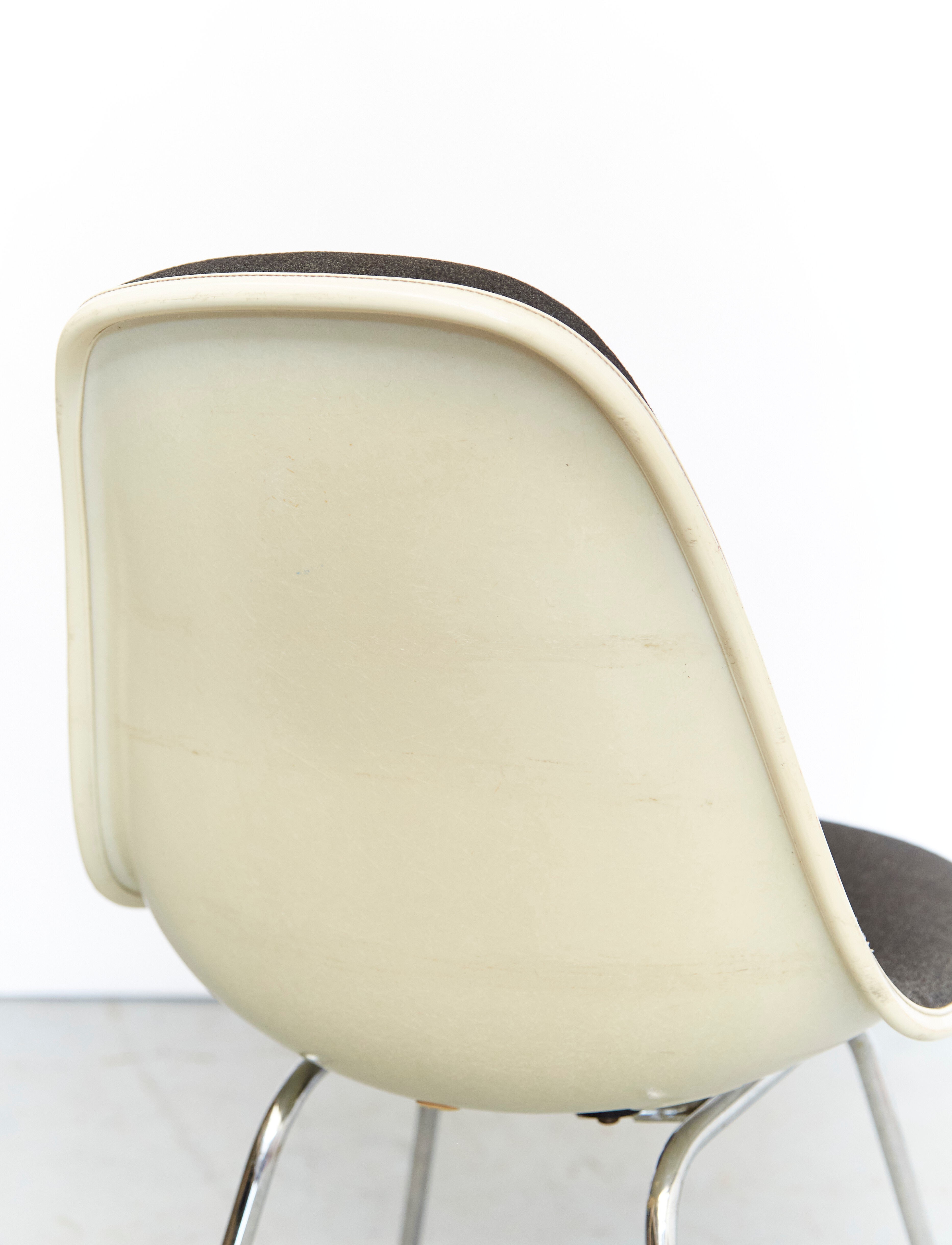 Charles & Ray Eames fiberglass sidehair DSS for Herman Miller Fehlbaum
