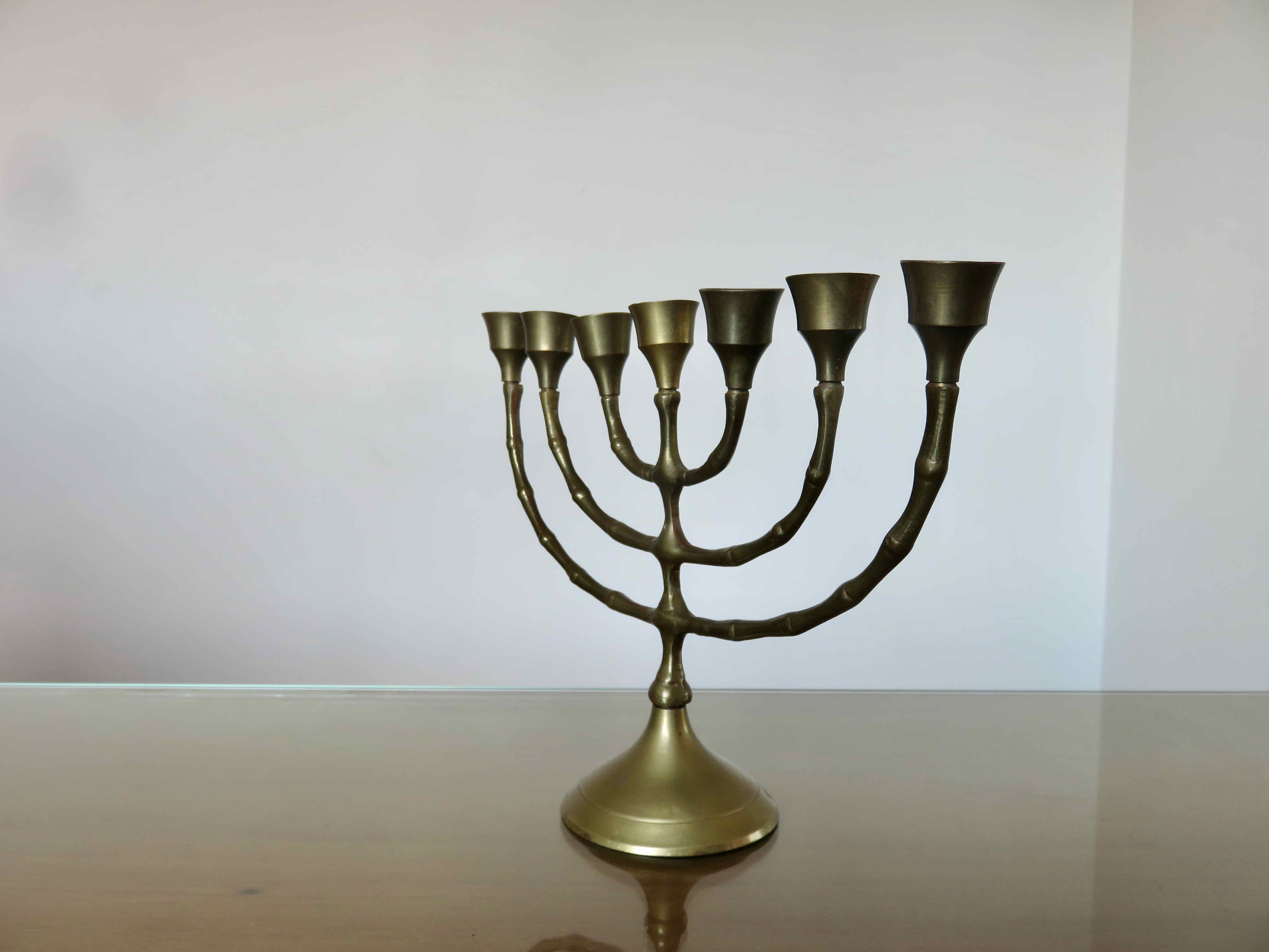 Menorah hanukkah candle holder in brass 7 candles
