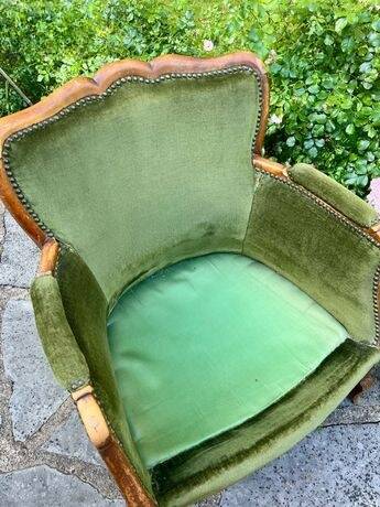 Paire de fauteuils vintage en bois massif et velours vert