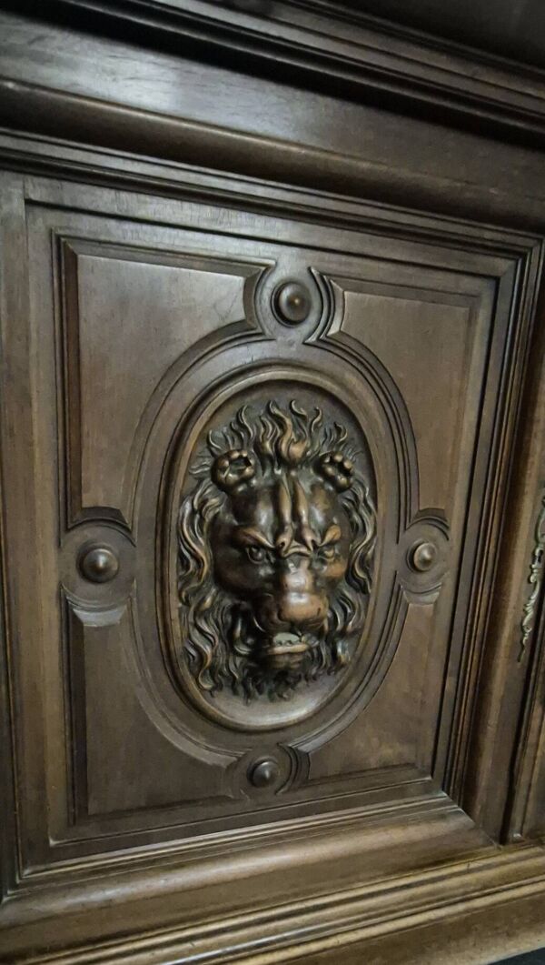 Bahut renaissance style Henri II