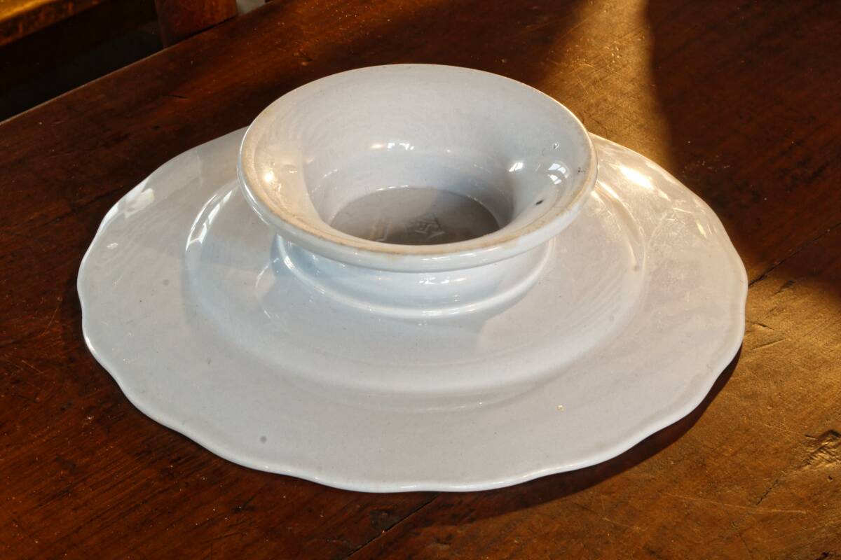 English earthenware service, CP monogram, ducal crown, 109 pieces